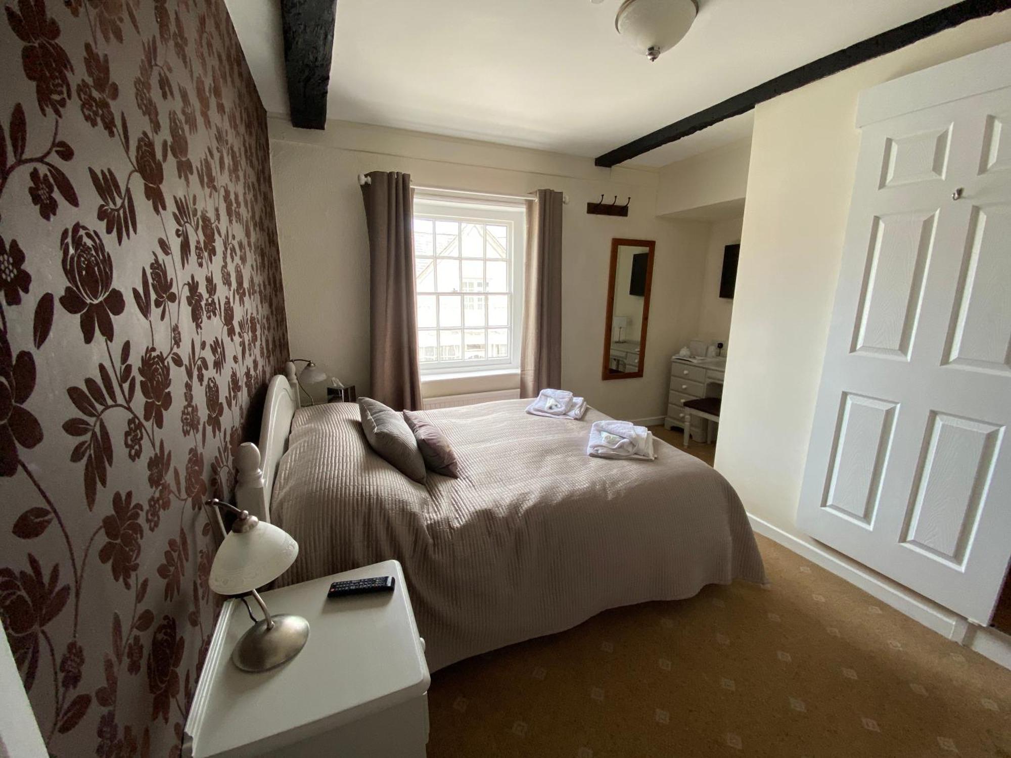 Ye Olde George Inn - Badger Pubs Privett Room photo