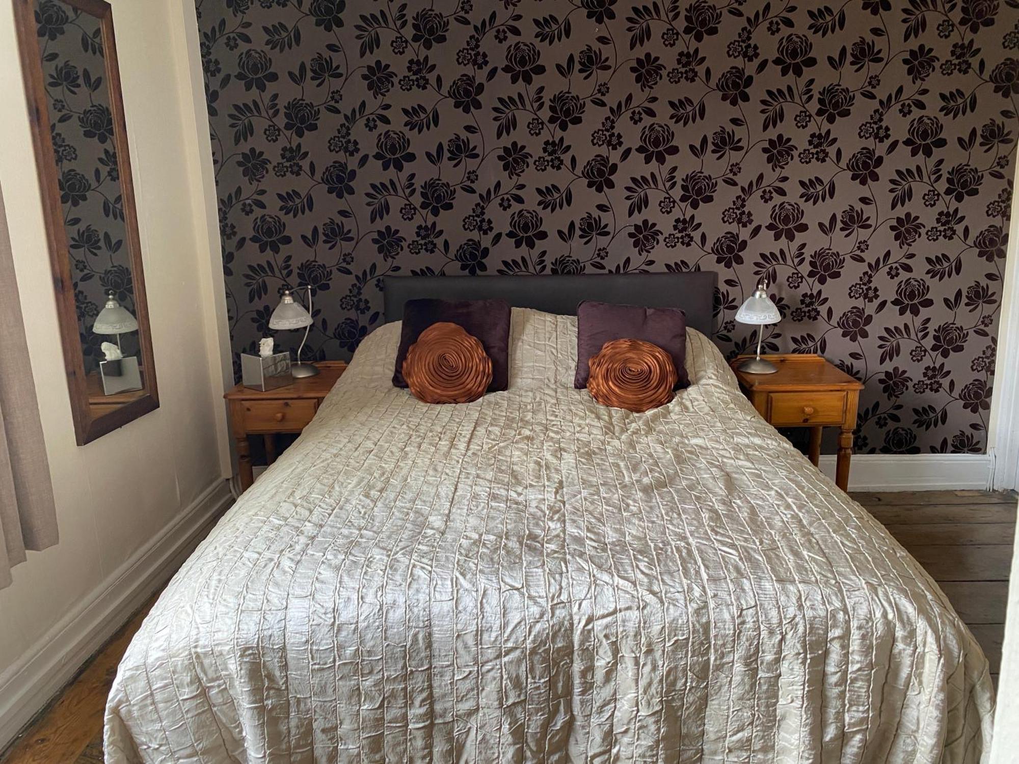 Ye Olde George Inn - Badger Pubs Privett Room photo