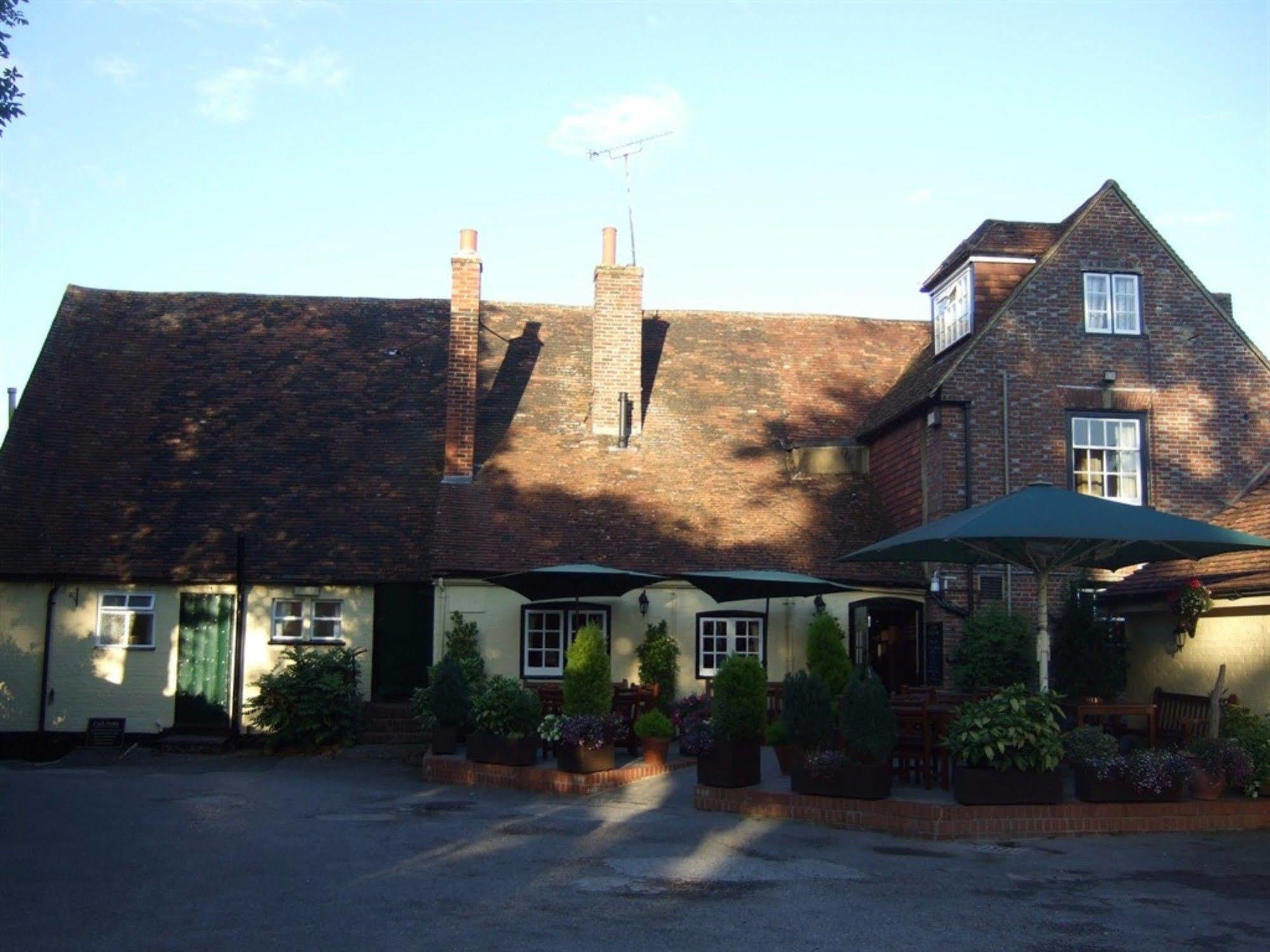 Ye Olde George Inn - Badger Pubs Privett Exterior photo